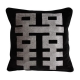 Coussin motif géométrique argenté, fond noir