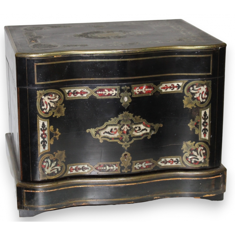 Liqueur cabinet with brass and tortoiseshell marquetry
