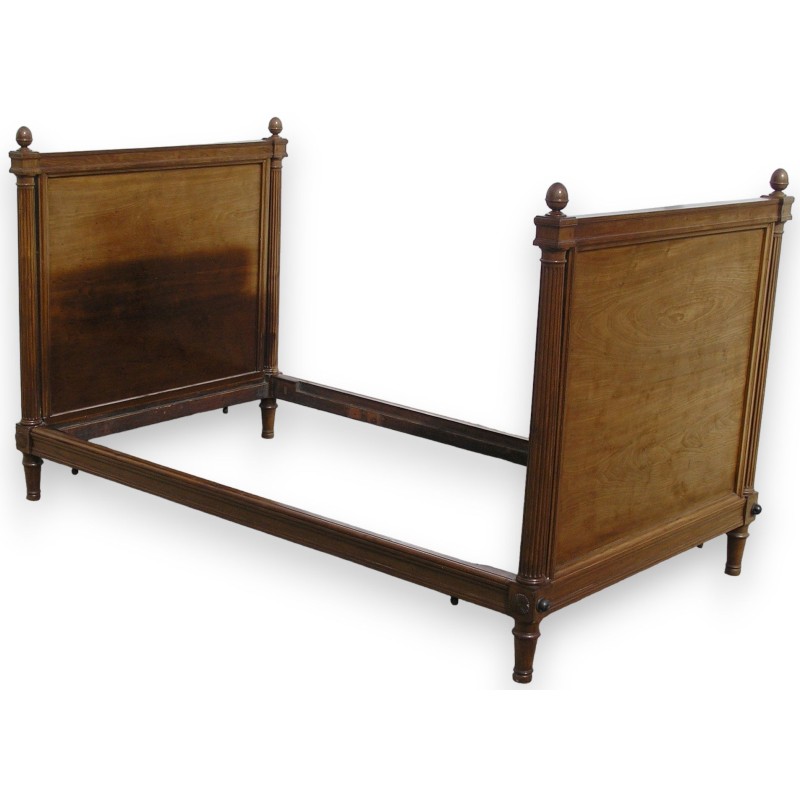 Louis XVI bed stamped ‘JACOB’ on Moinat SA – Antiques and home décor