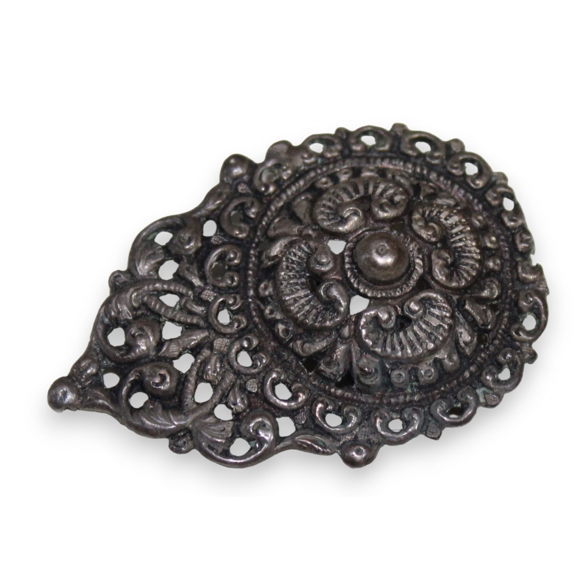Round metal belt buckle