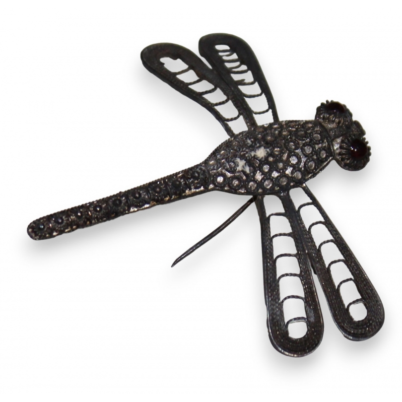 Dragonfly brooch