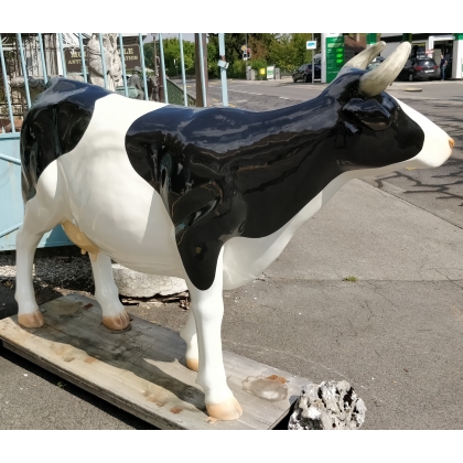Vache Friboureoise taille nature