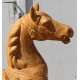 Cheval en bois sculpté brut