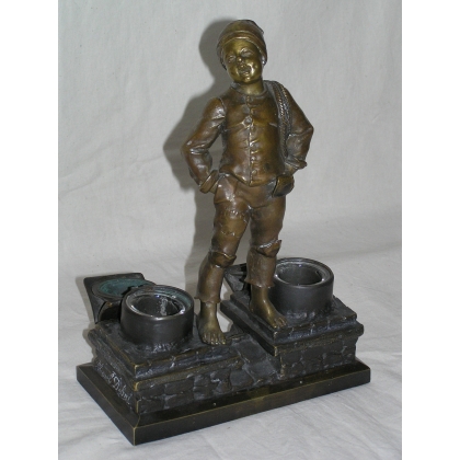 Inkwell with a little man. at  Moinat SA  - Antiques and home décor