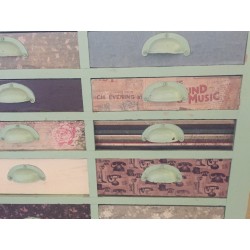  Layette avec 42 tiroirs. sur  Moinat SA  - Antiquités décoration