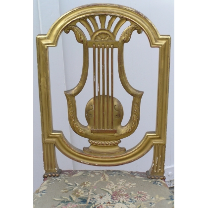 "Lyre" chair in the Louis XVI style. Available from Moinat SA – Antiques and home décor