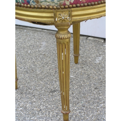 "Lyre" chair in the Louis XVI style. Available from Moinat SA – Antiques and home décor