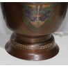 Paire de vases en bronze cloisonné avec anses