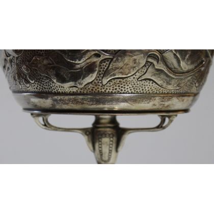Coupe sur piédouche en métal argenté