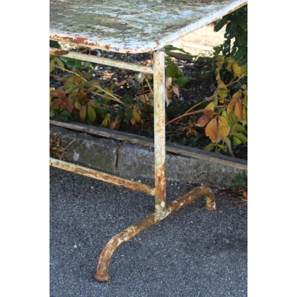 Rectangular table made of white-painted iron