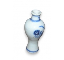 Vase miniature en porcelaine de Chine