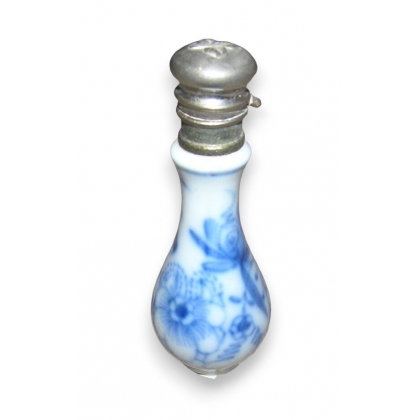 Vase miniature en porcelaine de Chine, bouchon
