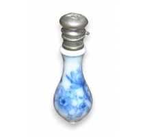 Vase miniature en porcelaine de Chine, bouchon