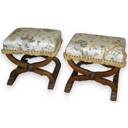 Paire de tabourets Louis XIII.