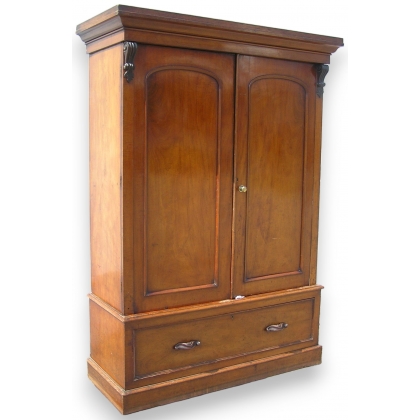 Victorian Linen Press with 2 d