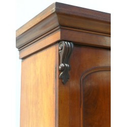  Linen Press Victorien. sur  Moinat SA  - Antiquités décoration