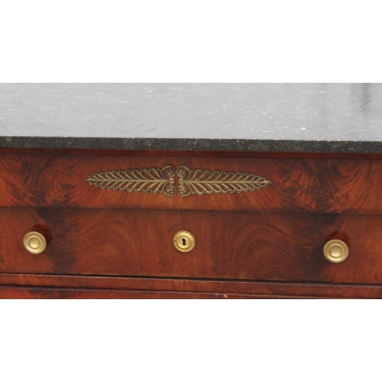 Commode Empire en acajou, dessus marbre