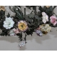 Lustre en tôle peinte avec fleurs en porcelaine