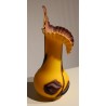 Vase en pate de verre jaune décor violet