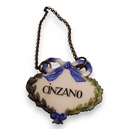Collier de bouteille émaillé \"Cinzano\"