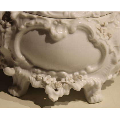 Bonbonnière Ange en porcelaine de Saxe