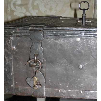 Chest with 2 padlocks. at  Moinat SA  - Antiques and home décor