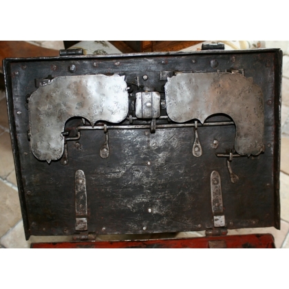 Chest with 2 padlocks. at  Moinat SA  - Antiques and home décor