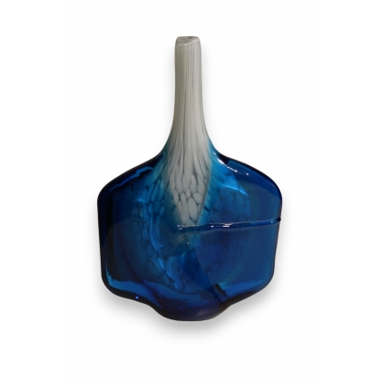 Vase en verre bleu et blanc signé MDINA 1987