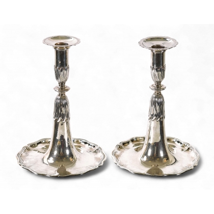 Paire de bougeoirs trompette par MASMEJAN
