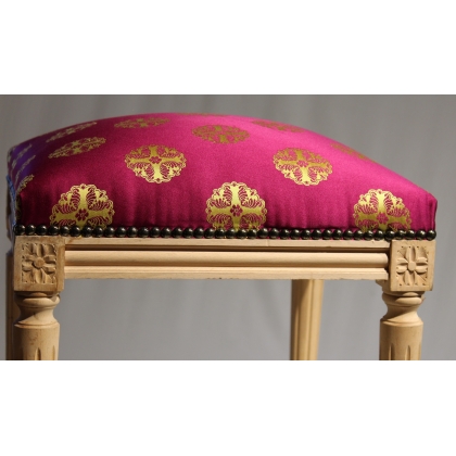 Tabouret style Louis XVI en hêtre brut