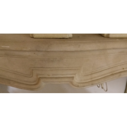  Cheminée en pierre taillée style Régence sur  Moinat SA  - Antiquités décoration