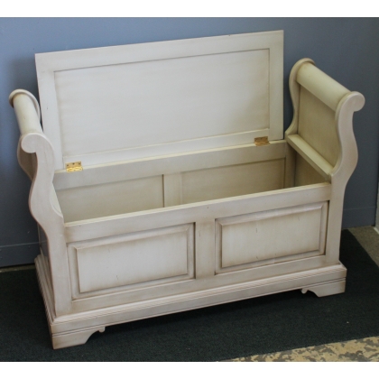 Banc-coffre style Louis-Philippe laqué blanc