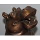 Hippopotame assis en bronze