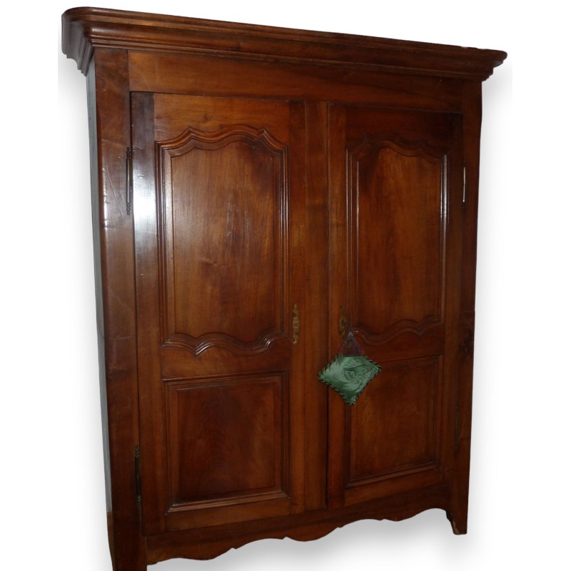  Armoire vaudoise. sur  Moinat SA  - Antiquités décoration