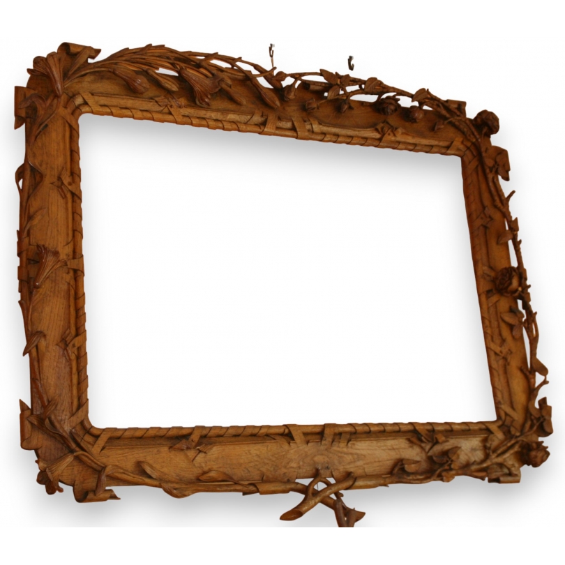 1900 richly sculpted frame, wi