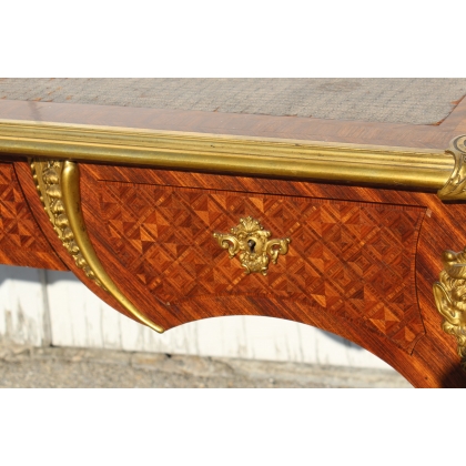 Bureau plat style Louis XV signé SORMANI