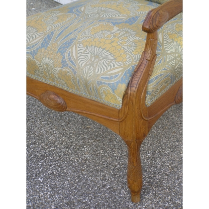 Carved armchair, c. 1900. From Moinat SA – Antiques and Decor