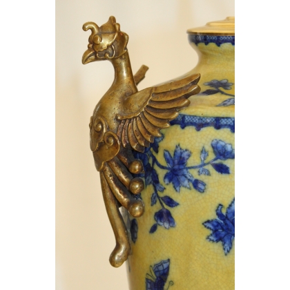 Porcelain vase with lid from  Moinat SA  - Antiques and home décor