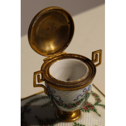 Enamelled bronze inkwell with a rose motif