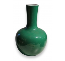 Vase en porcelaine verte