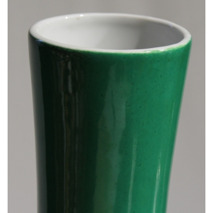 Vase en porcelaine verte