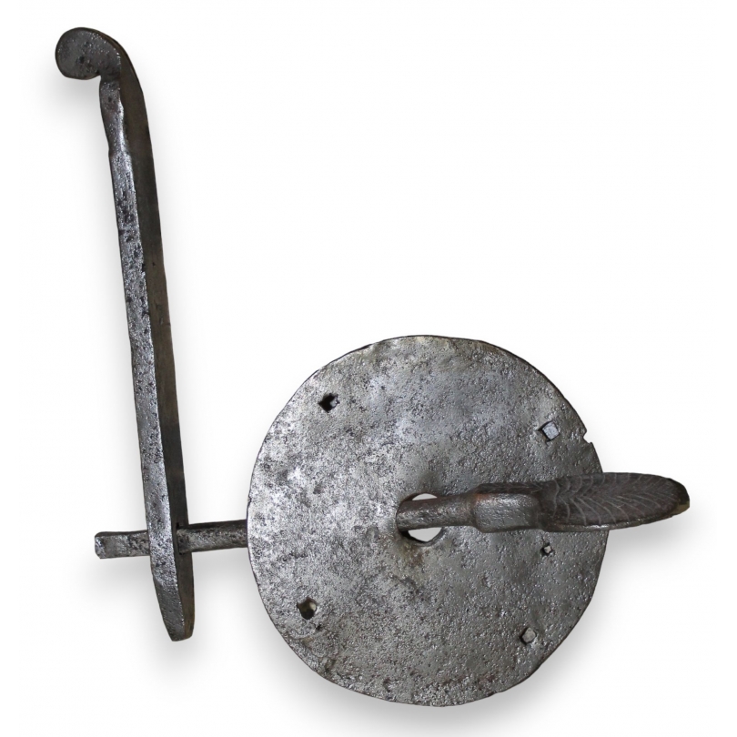 Wrought-iron latch