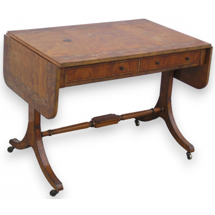  Table de sofa avec 2 tiroirs. sur  Moinat SA  - Antiquités décoration