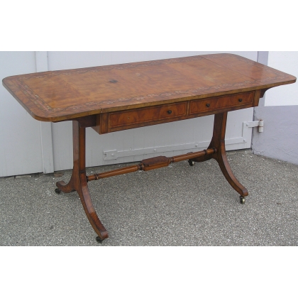  Table de sofa avec 2 tiroirs. sur  Moinat SA  - Antiquités décoration