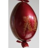 Red lacquered wooden egg "Sainte"