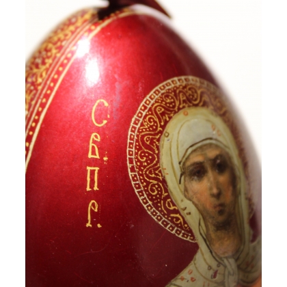 Red lacquered wooden egg "Sainte"