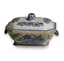 Légumier en porcelaine bleu et blanc