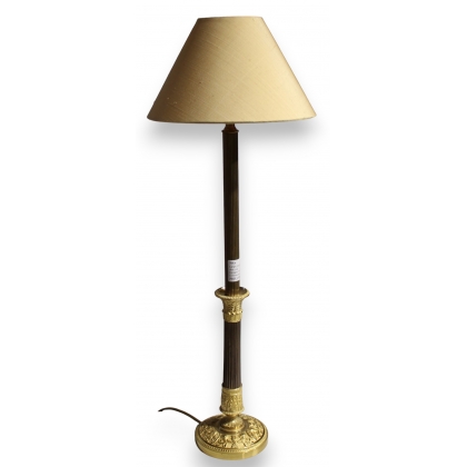 Lampe, Modell Carlos X, mit Lampenschirm bei  Moinat SA  – Antiquitäten und Dekoration