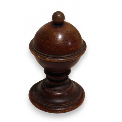 Boule d\'escalier en sapin tourné