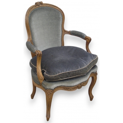 A pair of cabriolet armchairs. From  Moinat SA  - Antiques and home décor